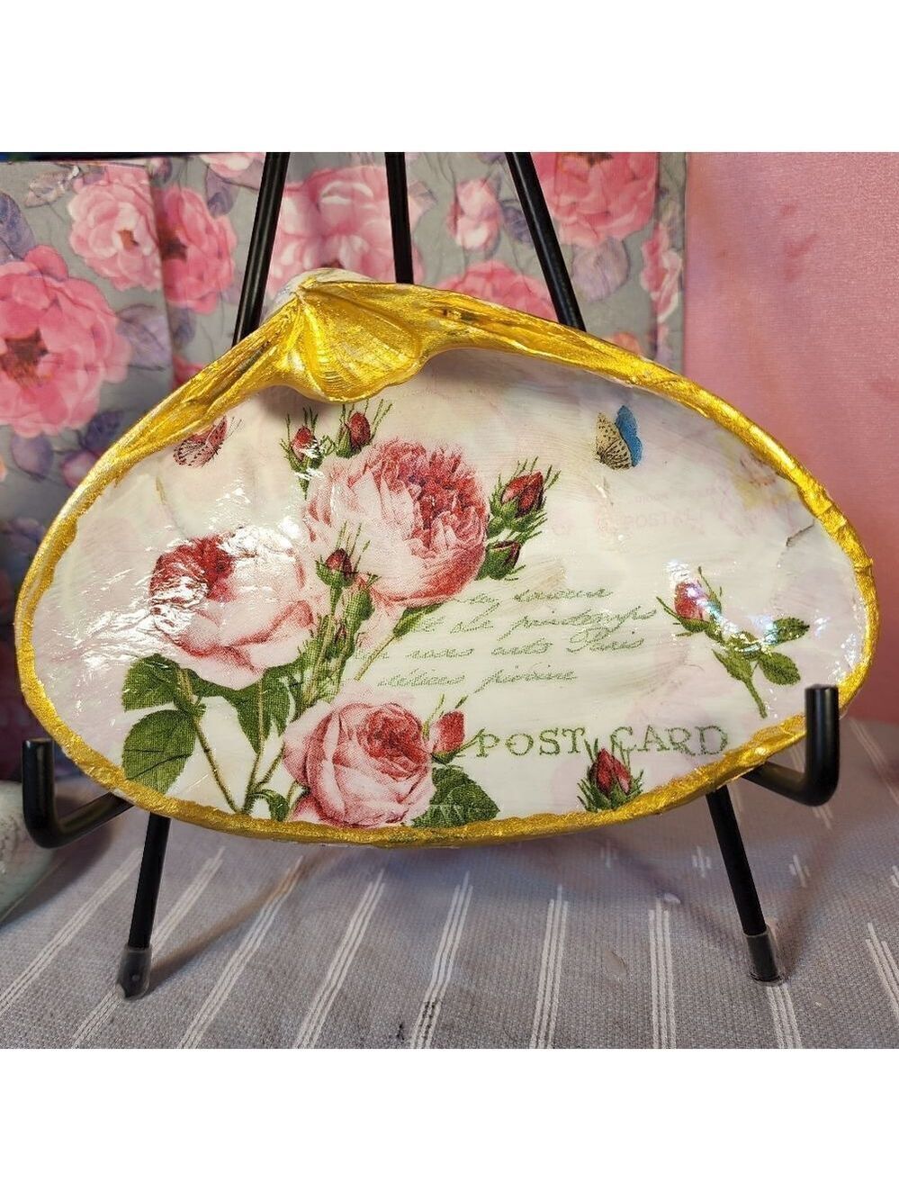 DECOUPAGE CLAM SHELL DECOUPAGE ROSES 🌹 ON A CLAM SHELL TRINKET DISH